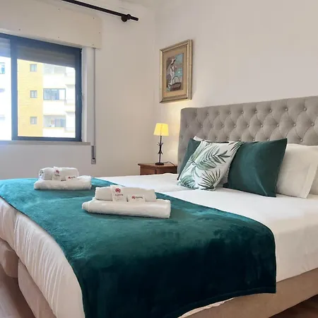 Da Rocha Unique Design With Pool By Homing Apartment *